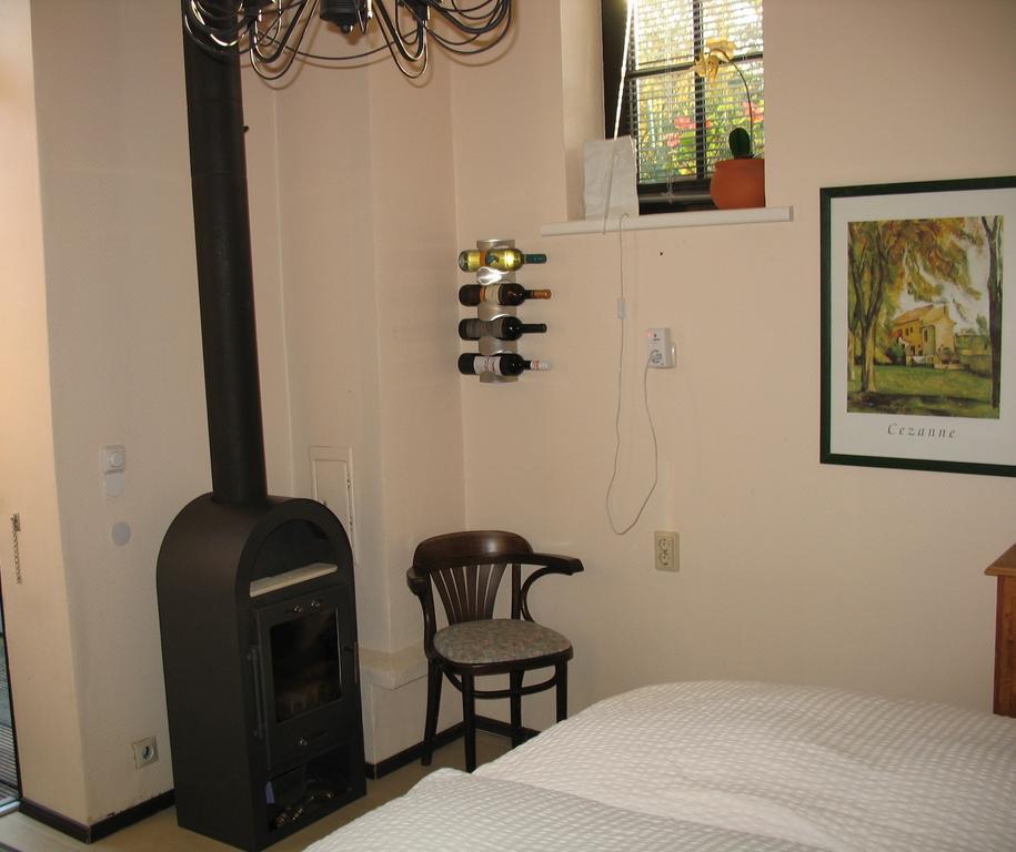Altes Zollhaus Am Klinikum Hotell Lübeck Rum bild