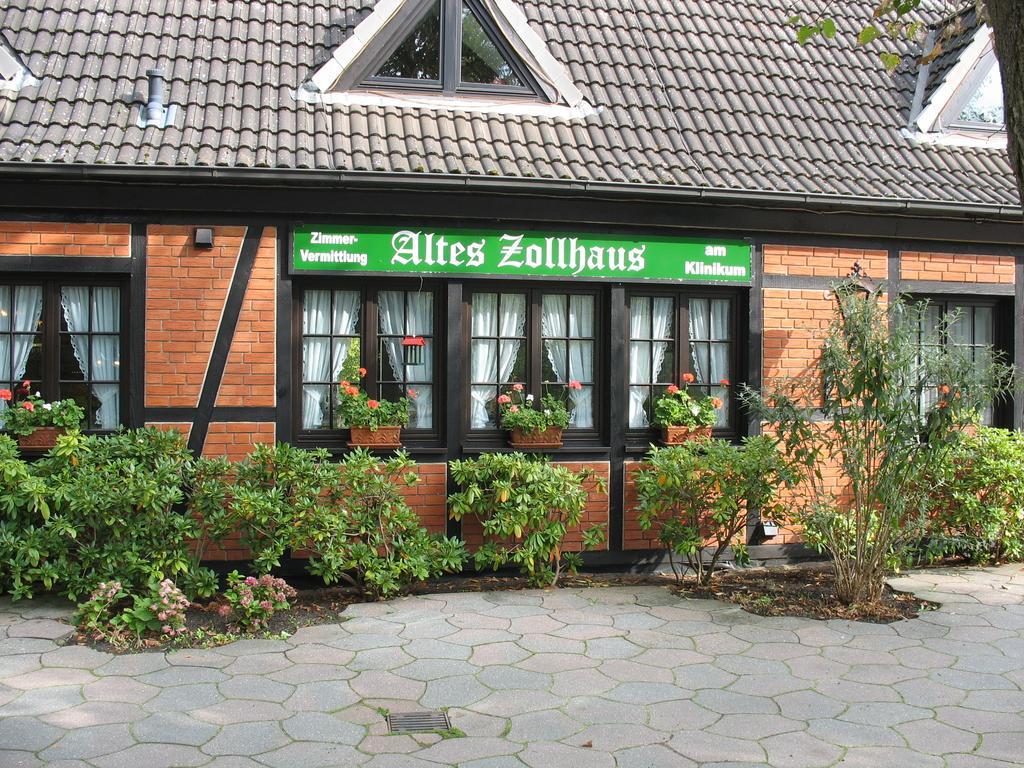 Altes Zollhaus Am Klinikum Hotell Lübeck Exteriör bild