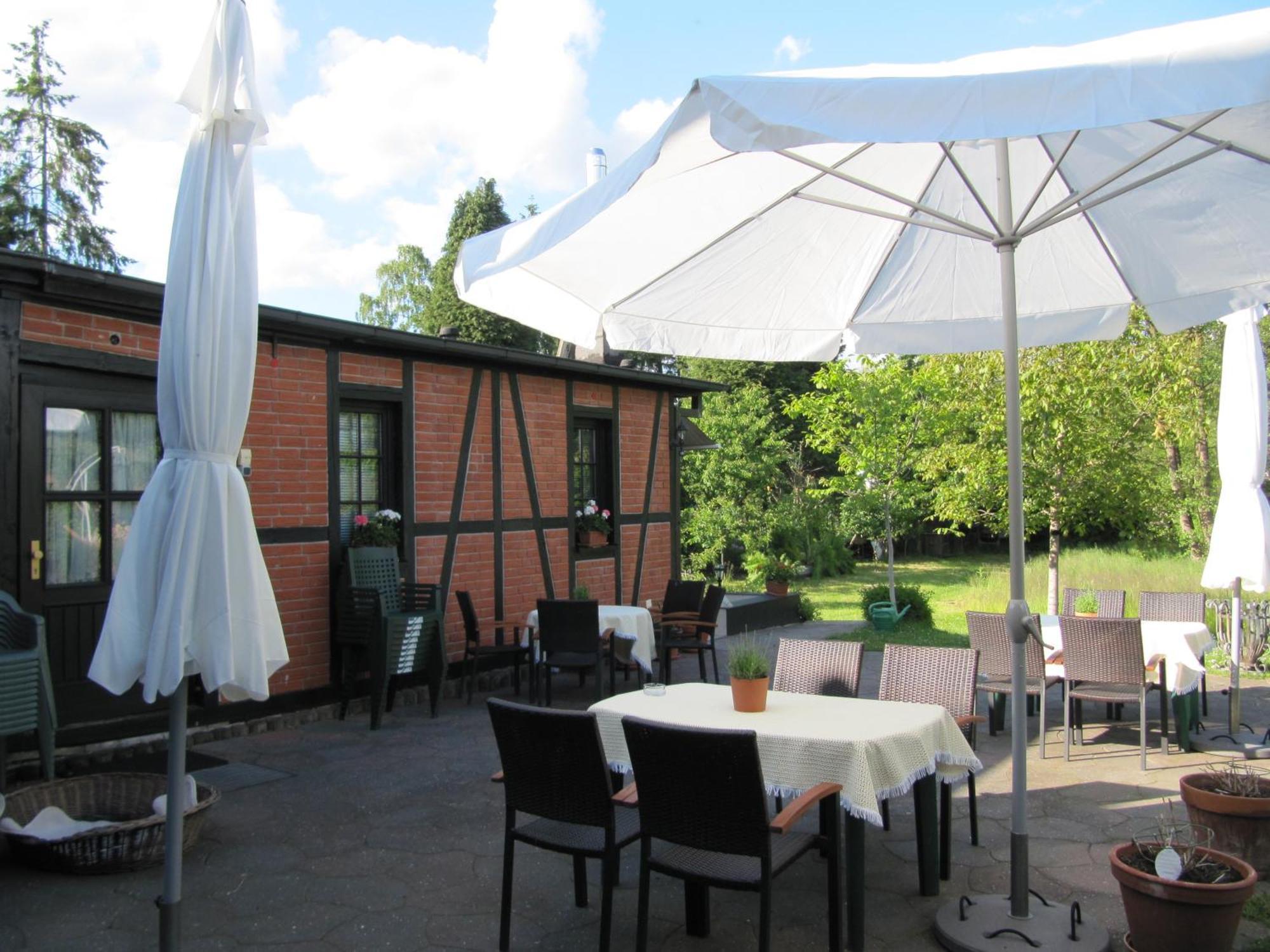 Altes Zollhaus Am Klinikum Hotell Lübeck Exteriör bild
