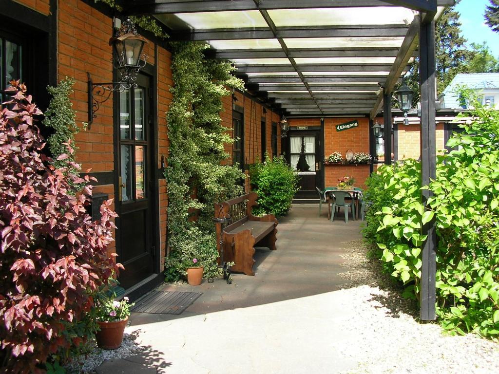 Altes Zollhaus Am Klinikum Hotell Lübeck Exteriör bild