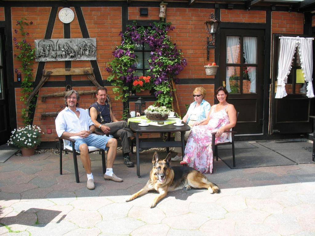 Altes Zollhaus Am Klinikum Hotell Lübeck Exteriör bild