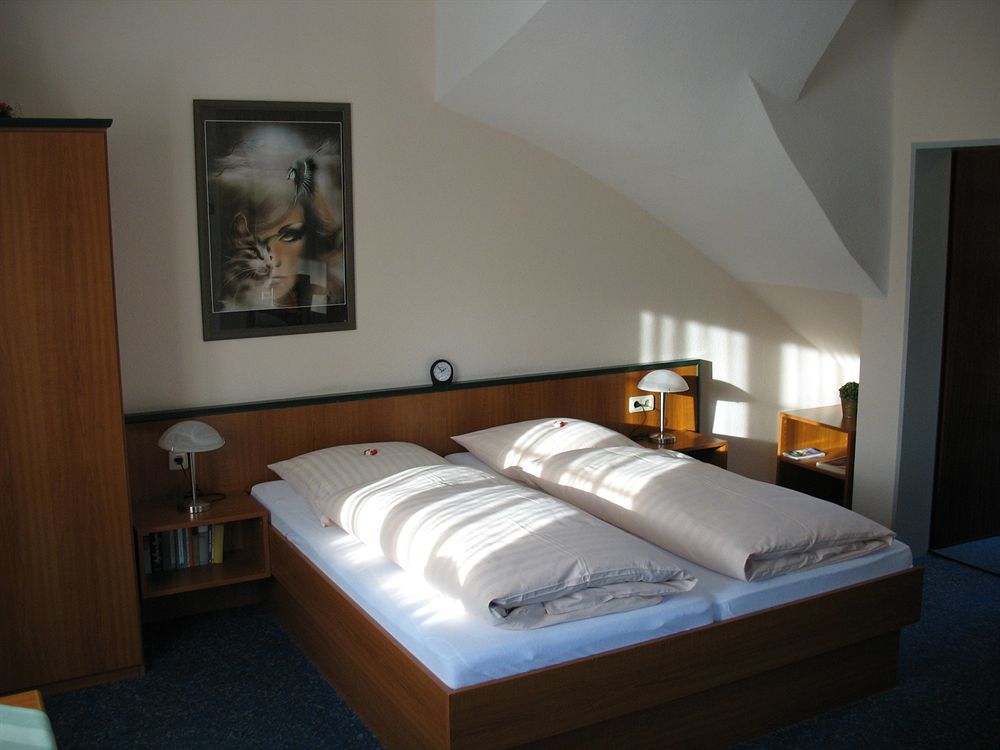 Altes Zollhaus Am Klinikum Hotell Lübeck Exteriör bild