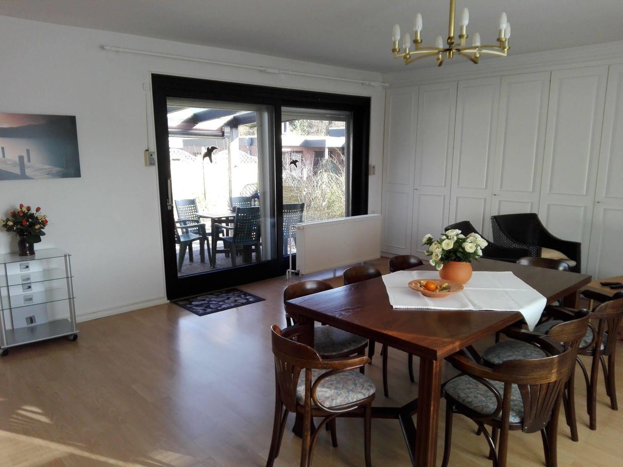 Altes Zollhaus Am Klinikum Hotell Lübeck Exteriör bild