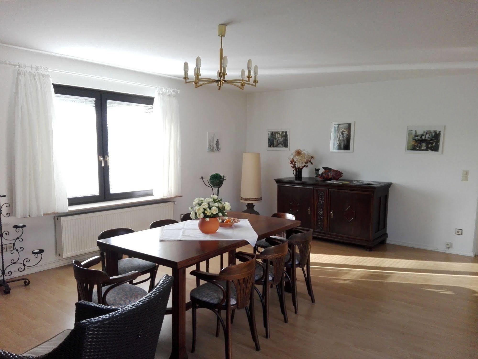 Altes Zollhaus Am Klinikum Hotell Lübeck Exteriör bild