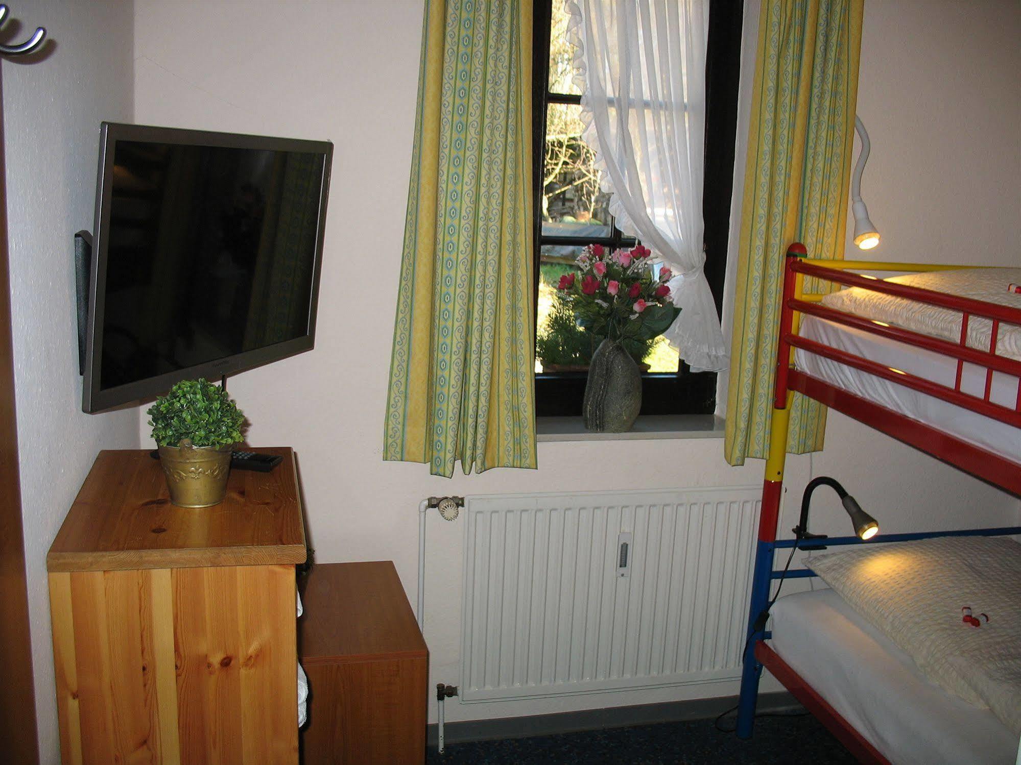 Altes Zollhaus Am Klinikum Hotell Lübeck Exteriör bild