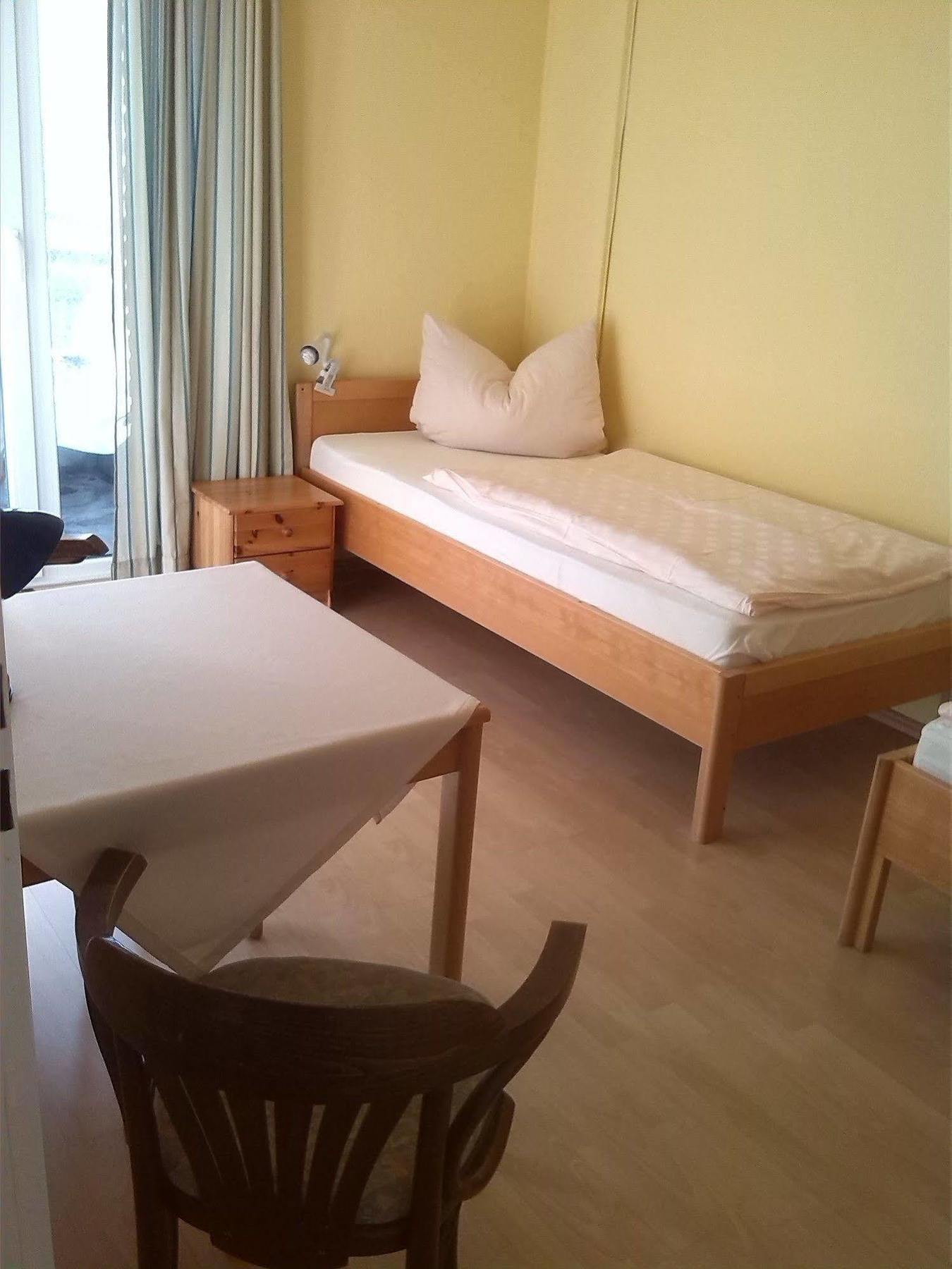Altes Zollhaus Am Klinikum Hotell Lübeck Exteriör bild