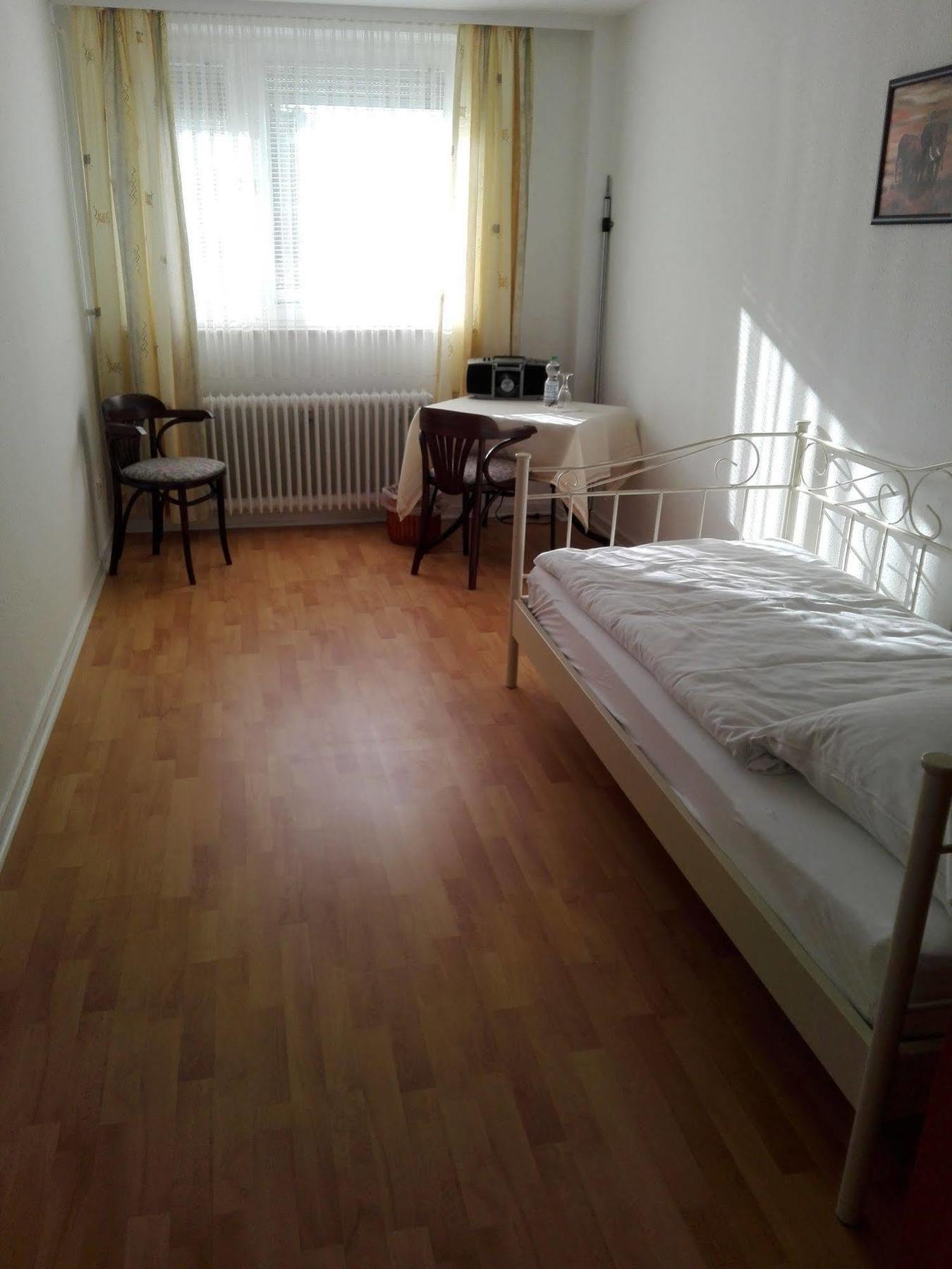Altes Zollhaus Am Klinikum Hotell Lübeck Exteriör bild