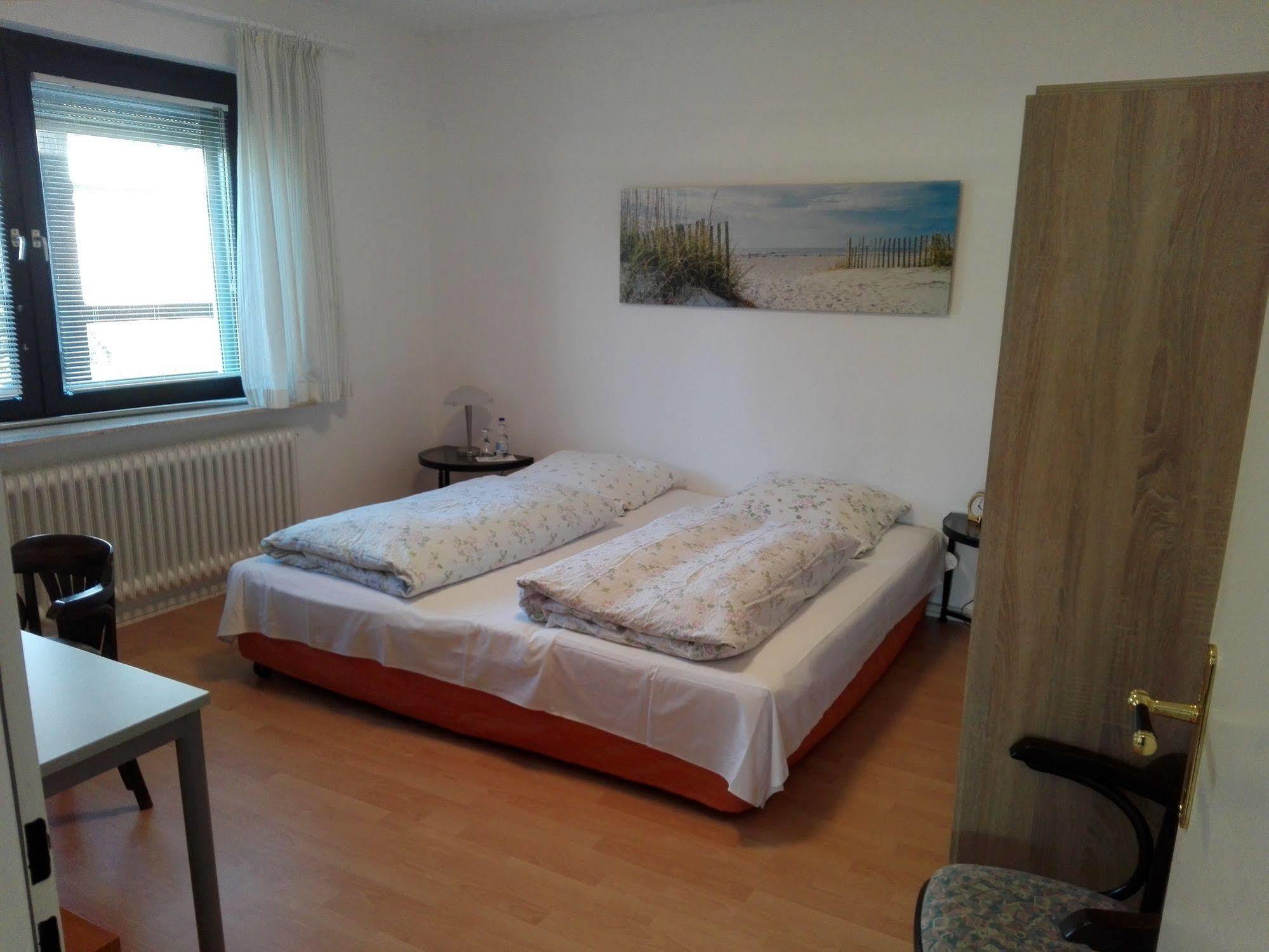 Altes Zollhaus Am Klinikum Hotell Lübeck Exteriör bild